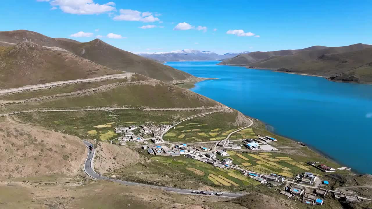 西藏山南地区羊卓雍措羊湖航拍视频素材