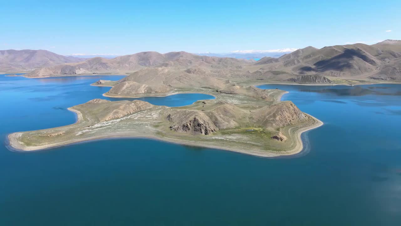 西藏山南地区珍措珍错航拍视频素材