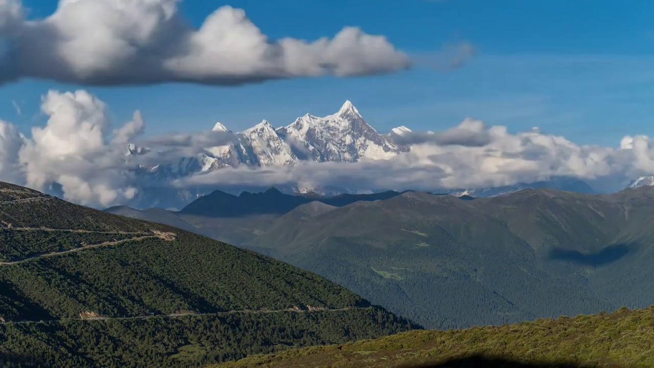 西藏林芝：七月的南迦巴瓦峰视频下载