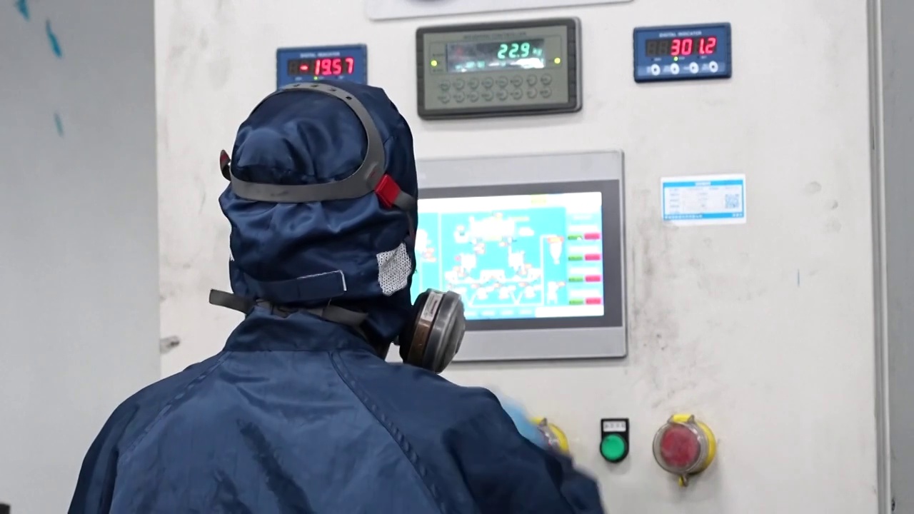 中国磷酸铁锂工厂生产线新能源电池（合集）视频素材