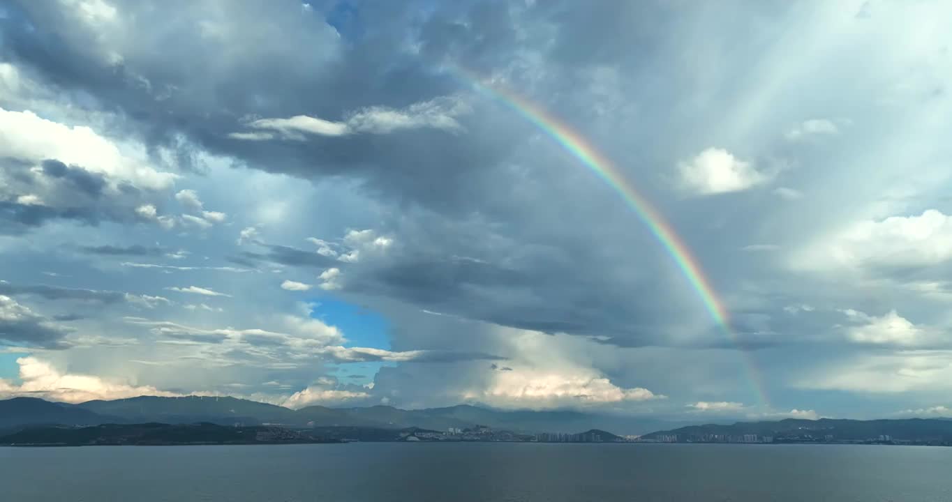 大理洱海雨后彩虹视频素材
