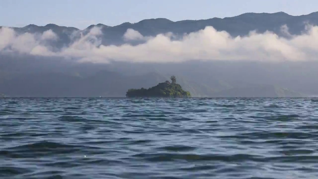 泸沽湖自然风光延时摄影视频素材