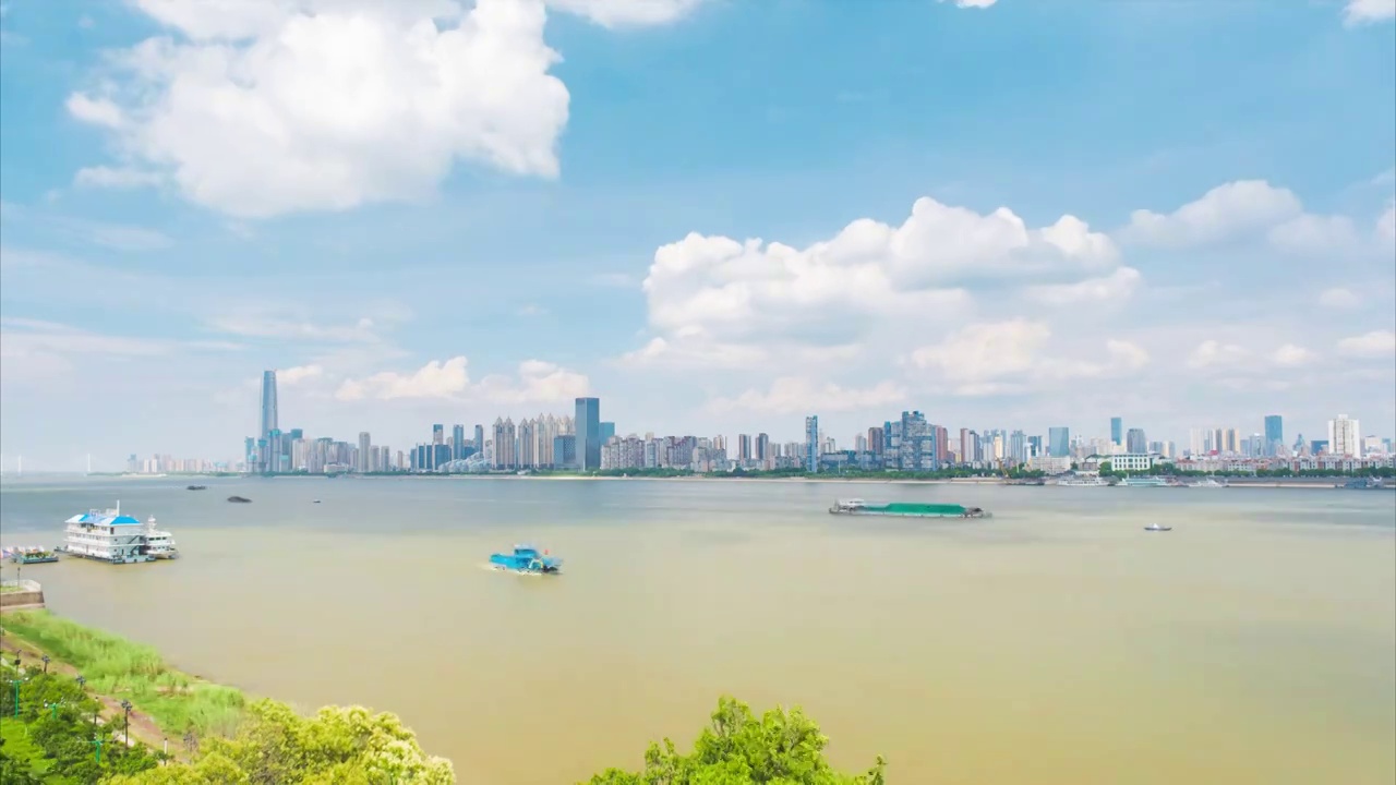 武汉夏日城市天际线航拍风光视频素材