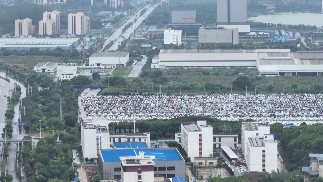 广西柳州柳东新区的汽车工厂视频下载