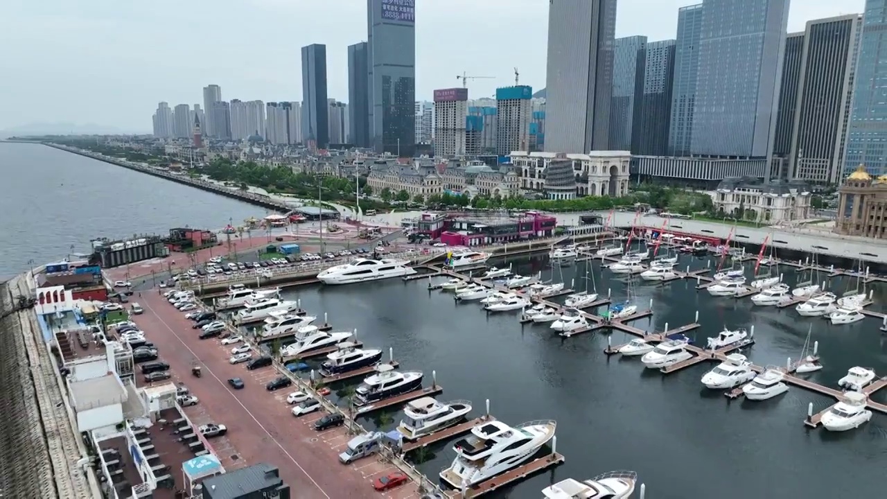 大连东港音乐喷泉广场码头视频素材