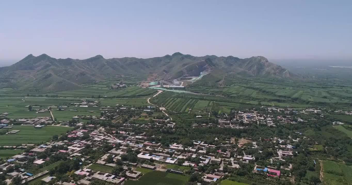河北邢台天台山下的村庄视频素材