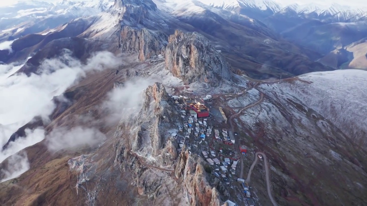 航拍西藏孜珠寺白昼风光视频素材