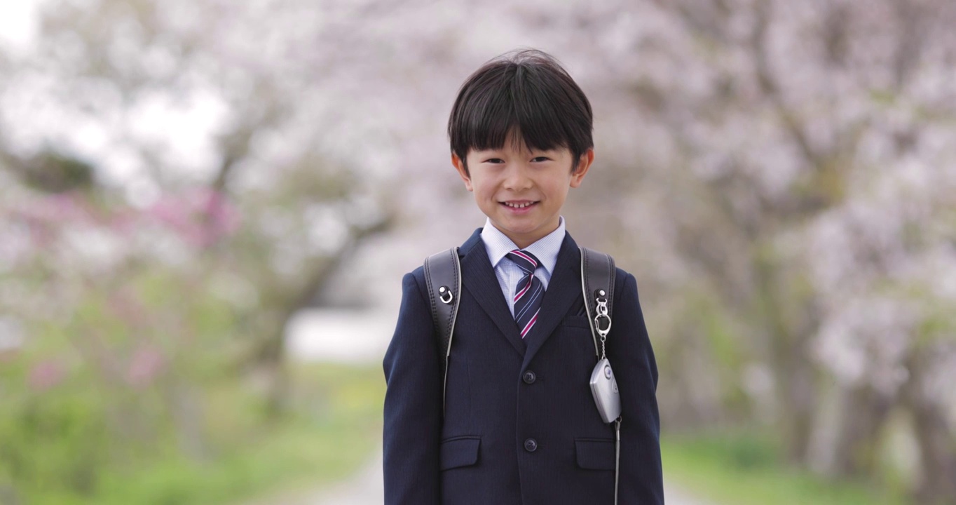 日本小学生肖像视频下载