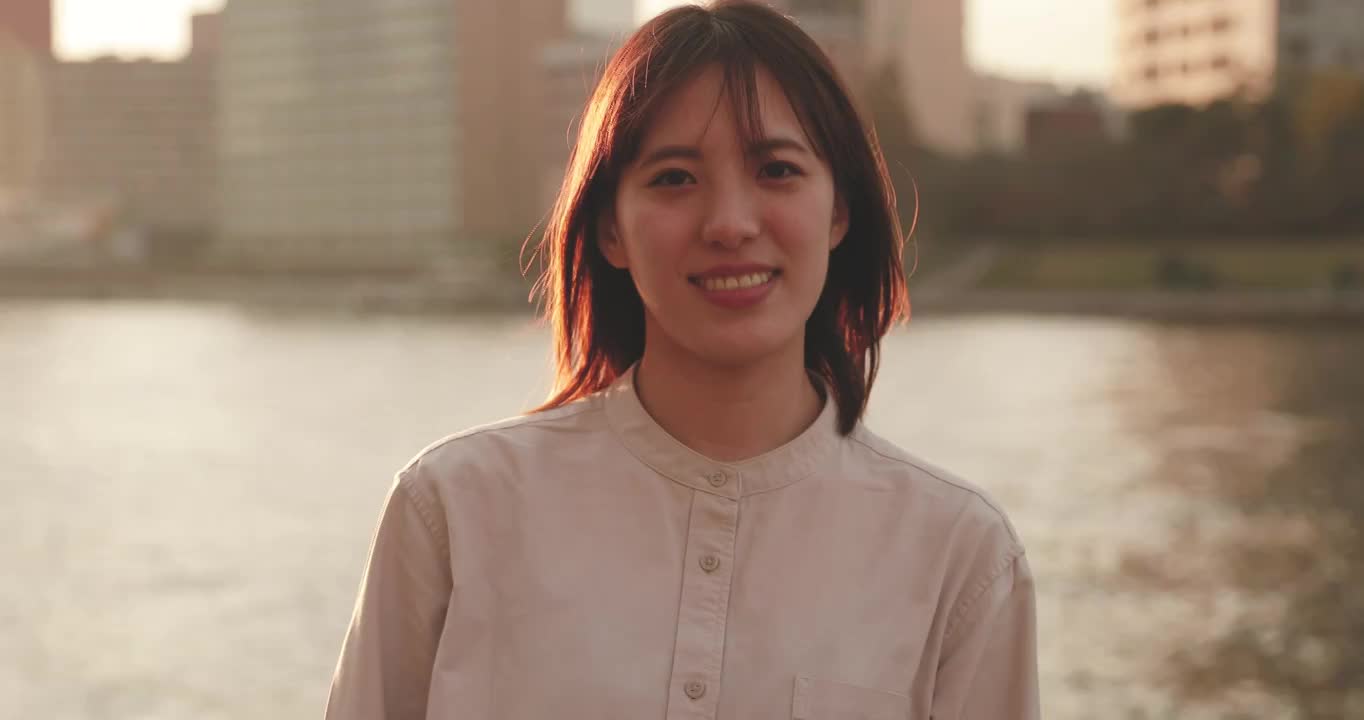 东京市中心的日本女子肖像视频素材