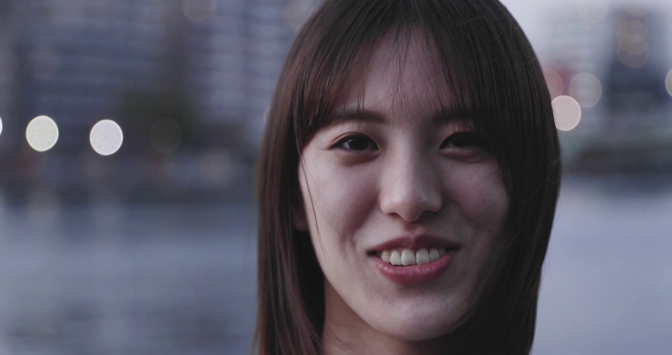 东京市中心的日本女子肖像视频素材