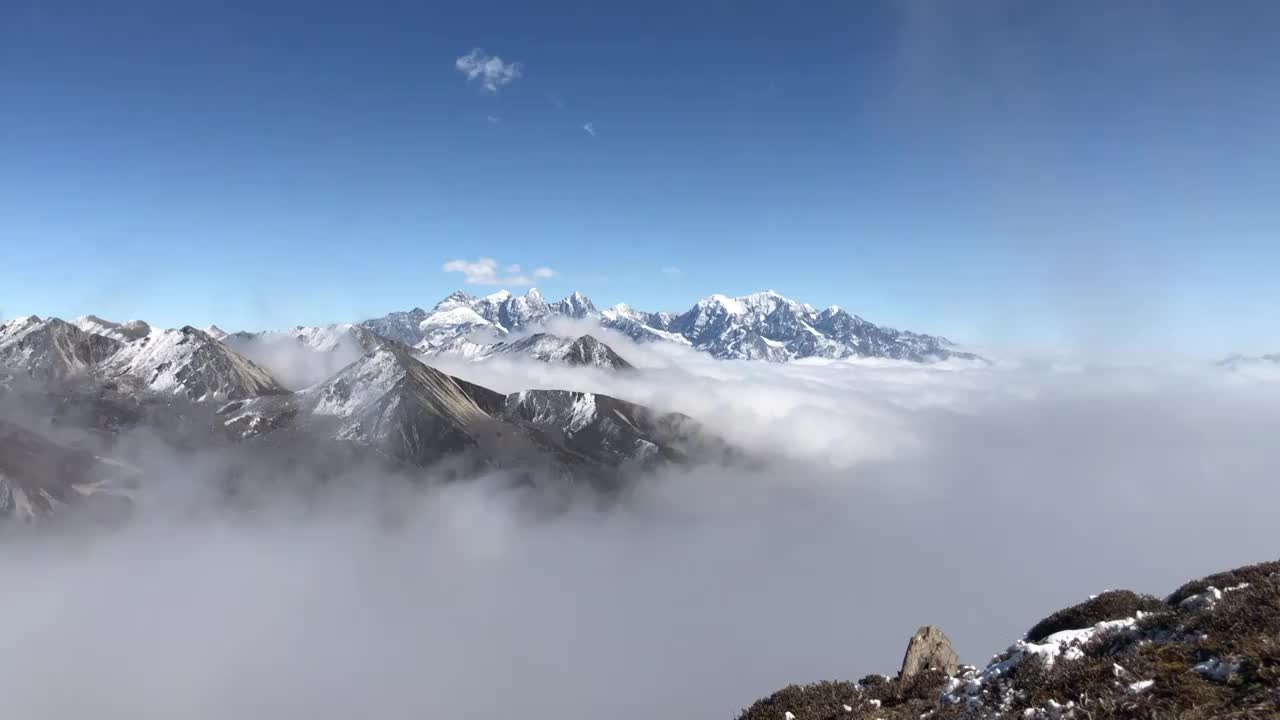 折多山雪山云海视频素材