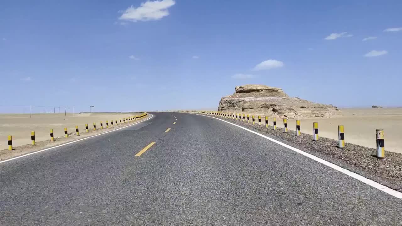 公路，干净的路面，戈壁滩，荒漠，马路，板油路，前进的路，行驶，速度，柴达木盆地视频下载
