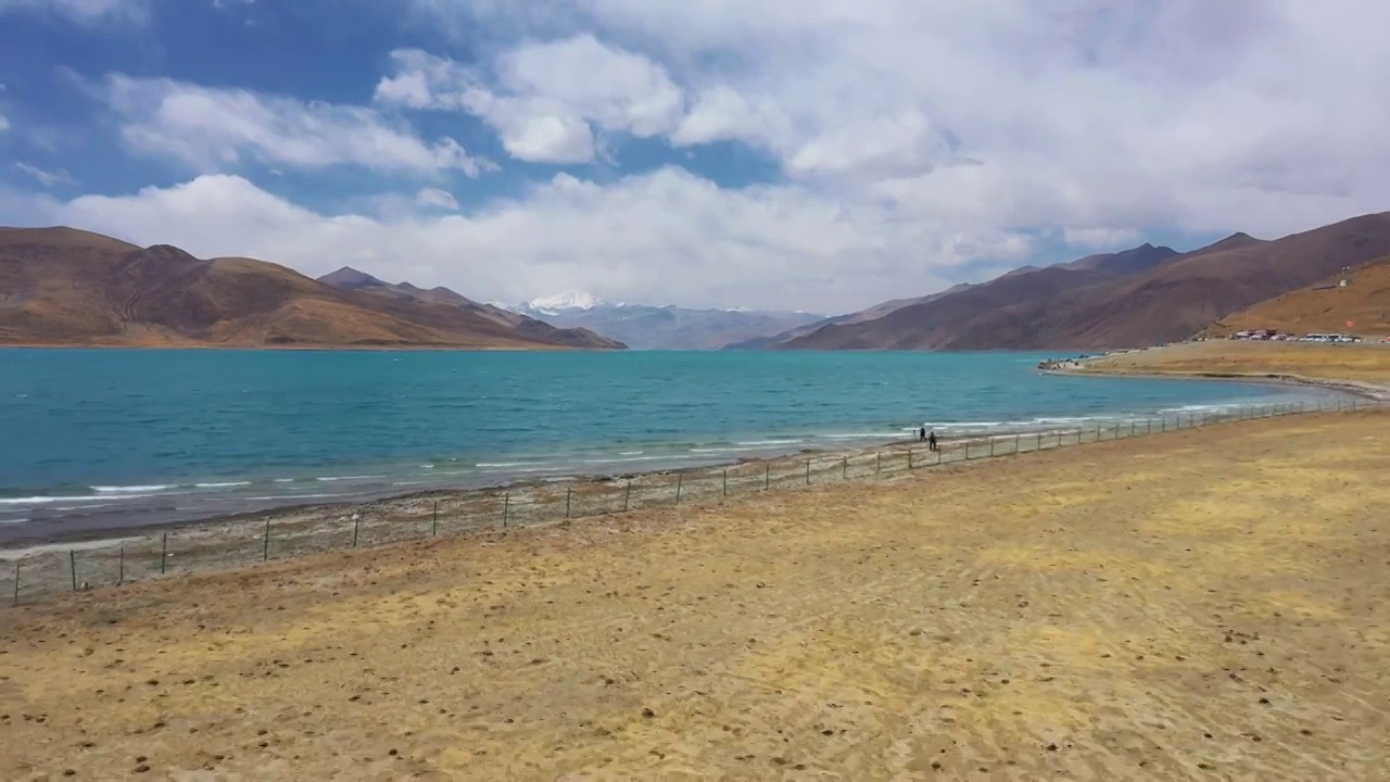 航拍西藏三大圣湖之羊卓雍错视频下载