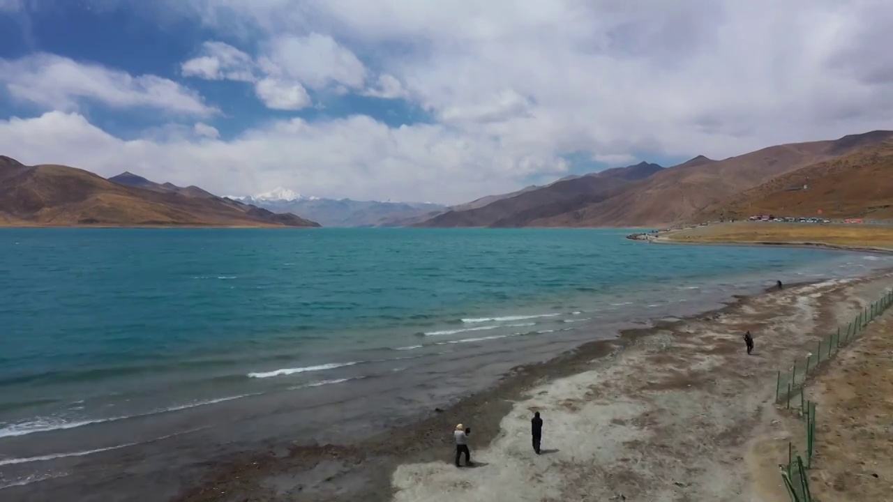 航拍西藏三大圣湖之羊卓雍错视频下载