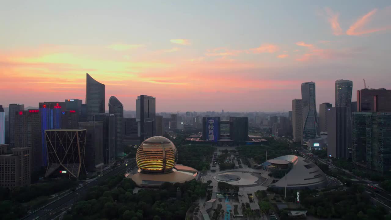 杭州钱塘江边上城区城市天际线航拍4K50P视频下载