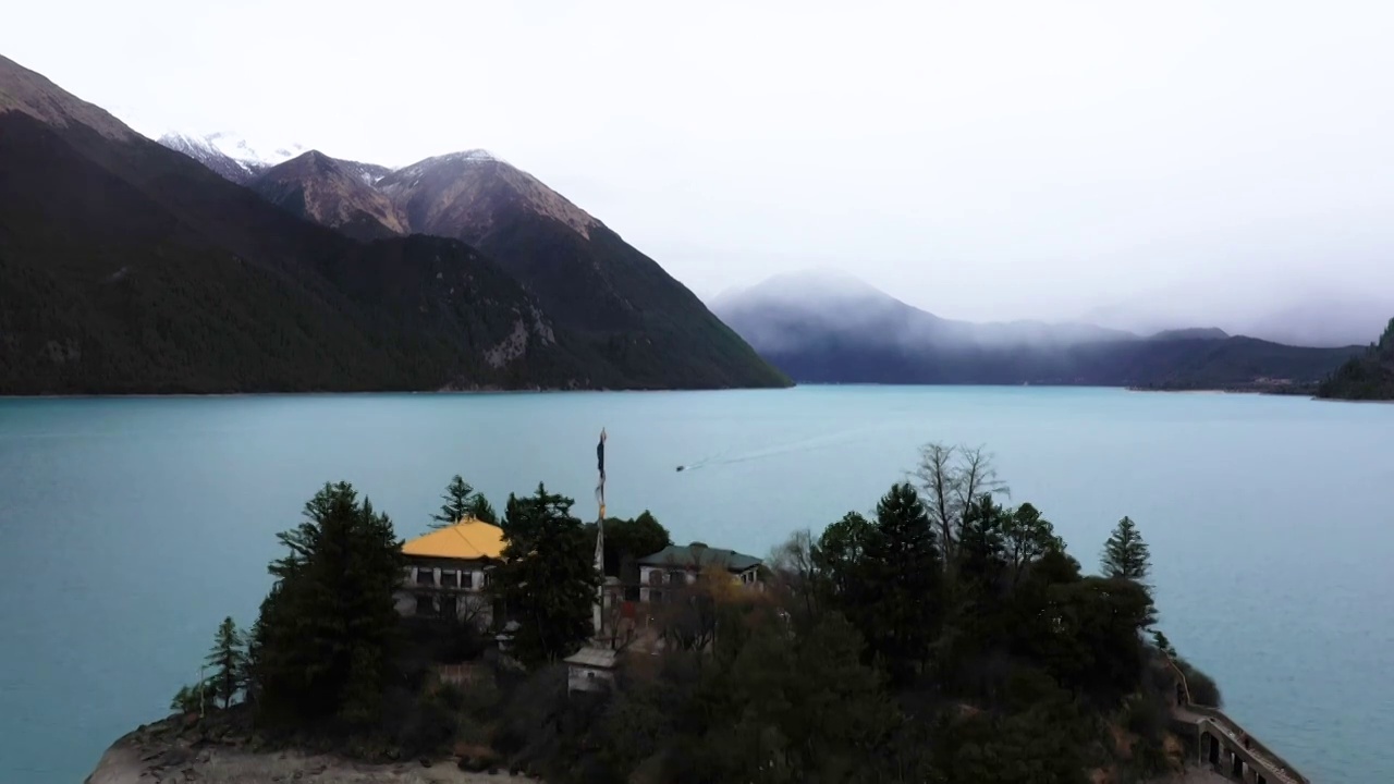 航拍世界旅游景区西藏林芝工布江达县巴松措视频下载