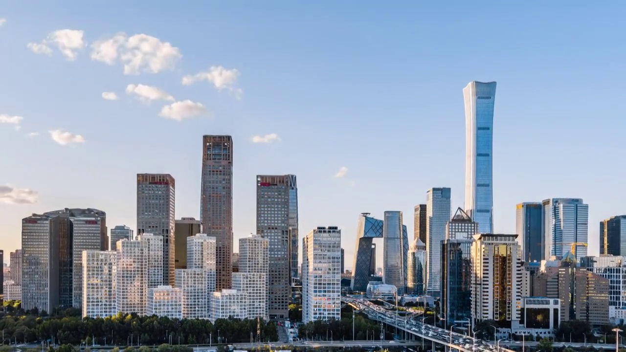 中国北京CBD高楼建筑群国贸桥车流延时摄影视频素材
