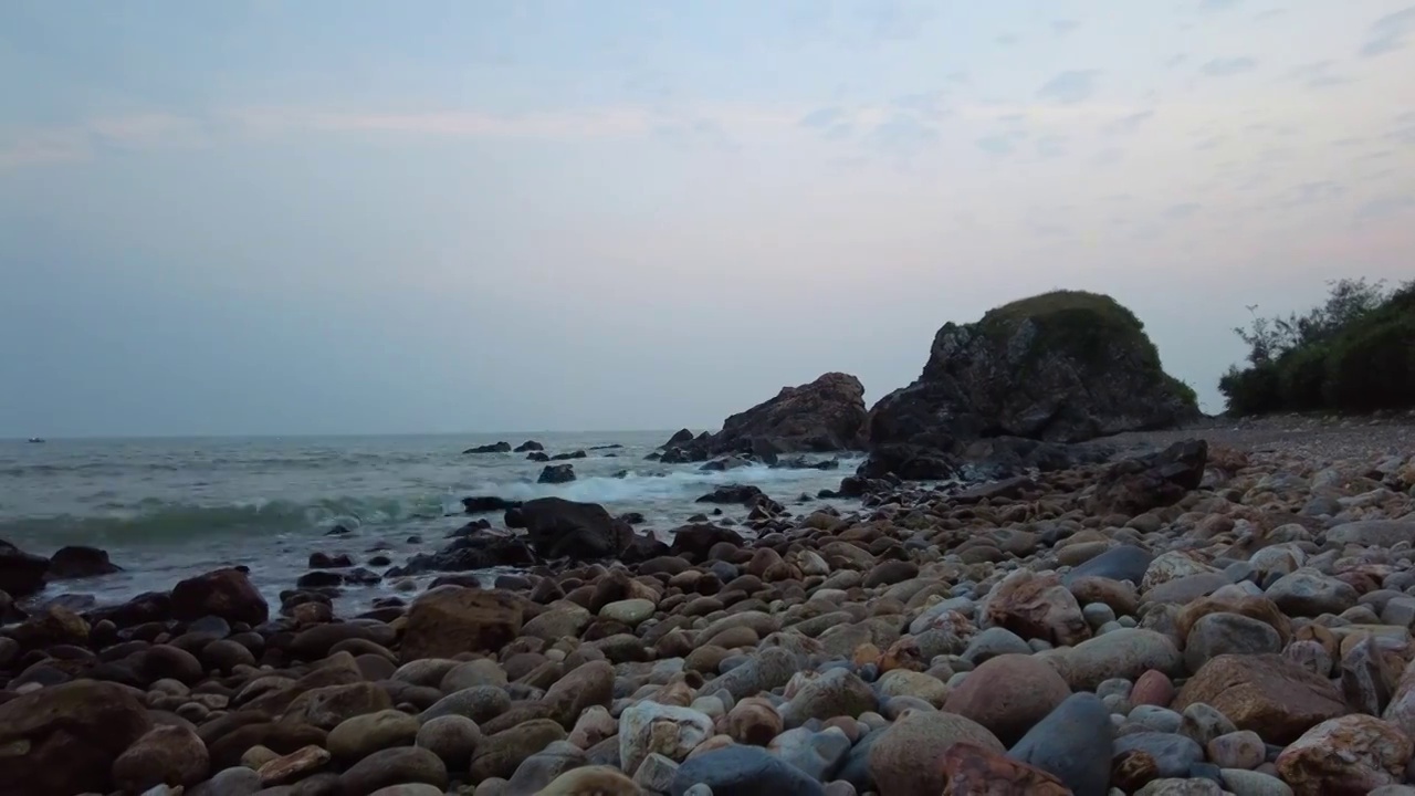 汕尾白沙浮鹅卵石海滩视频下载