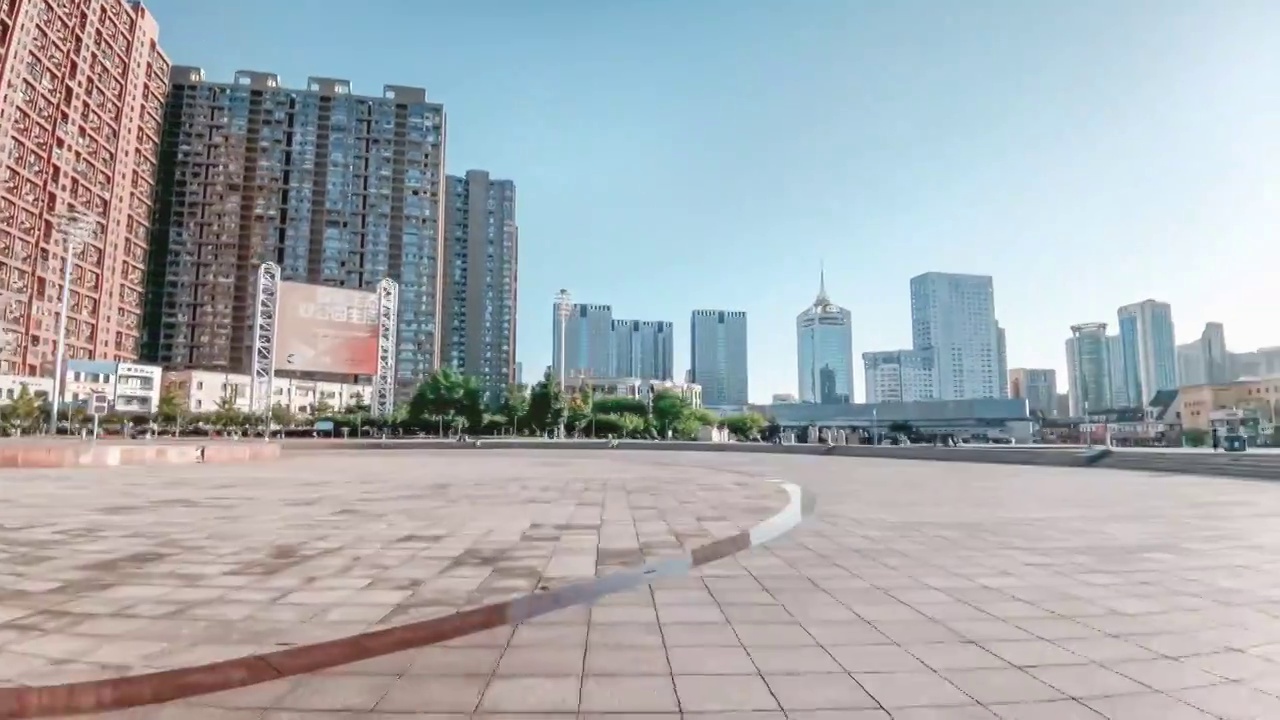 中国辽宁大连金普新区开发区五彩城广场视频素材