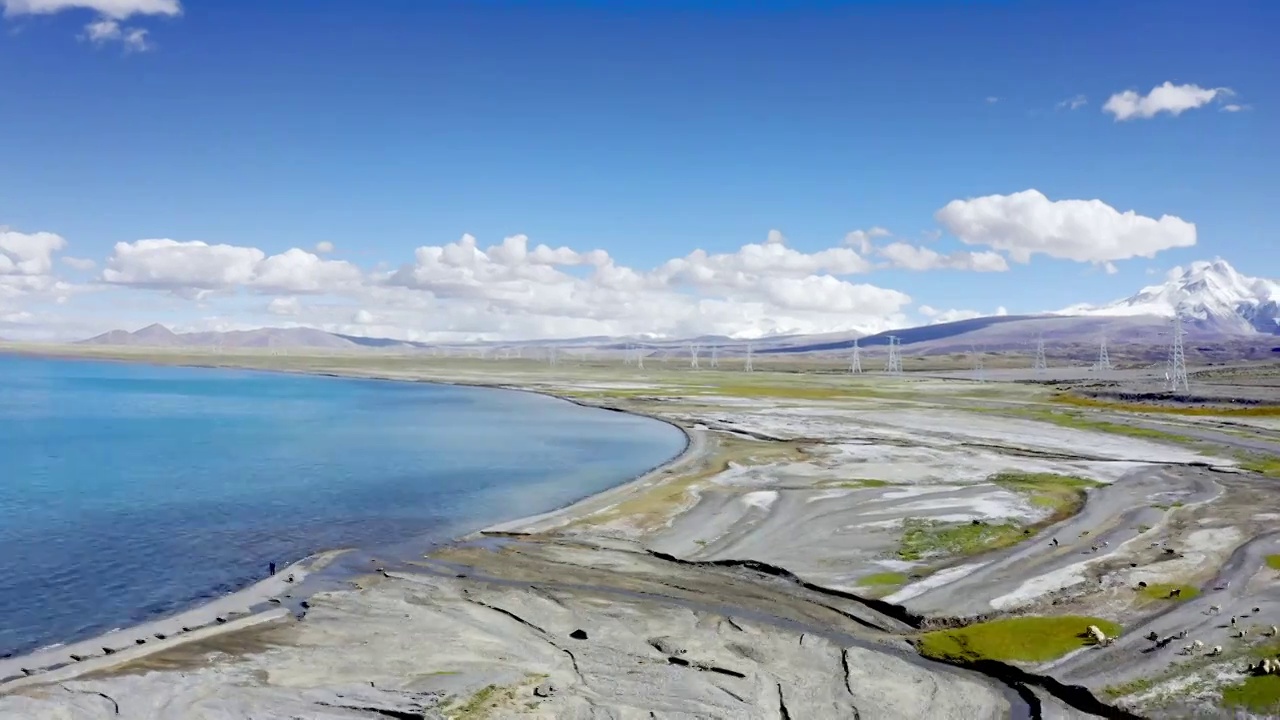 航拍西藏美丽湖泊佩枯措视频素材