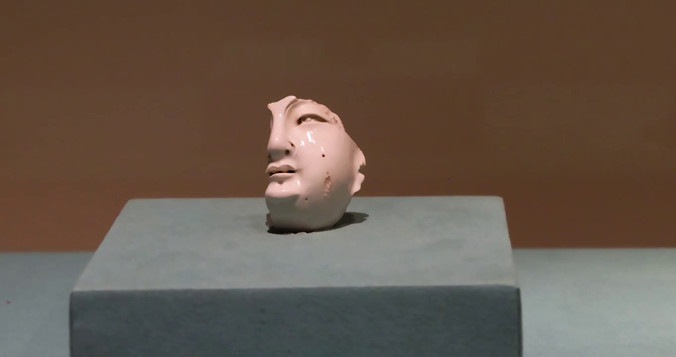 北宋定窑陶瓷文物： 白釉佛像面部视频素材
