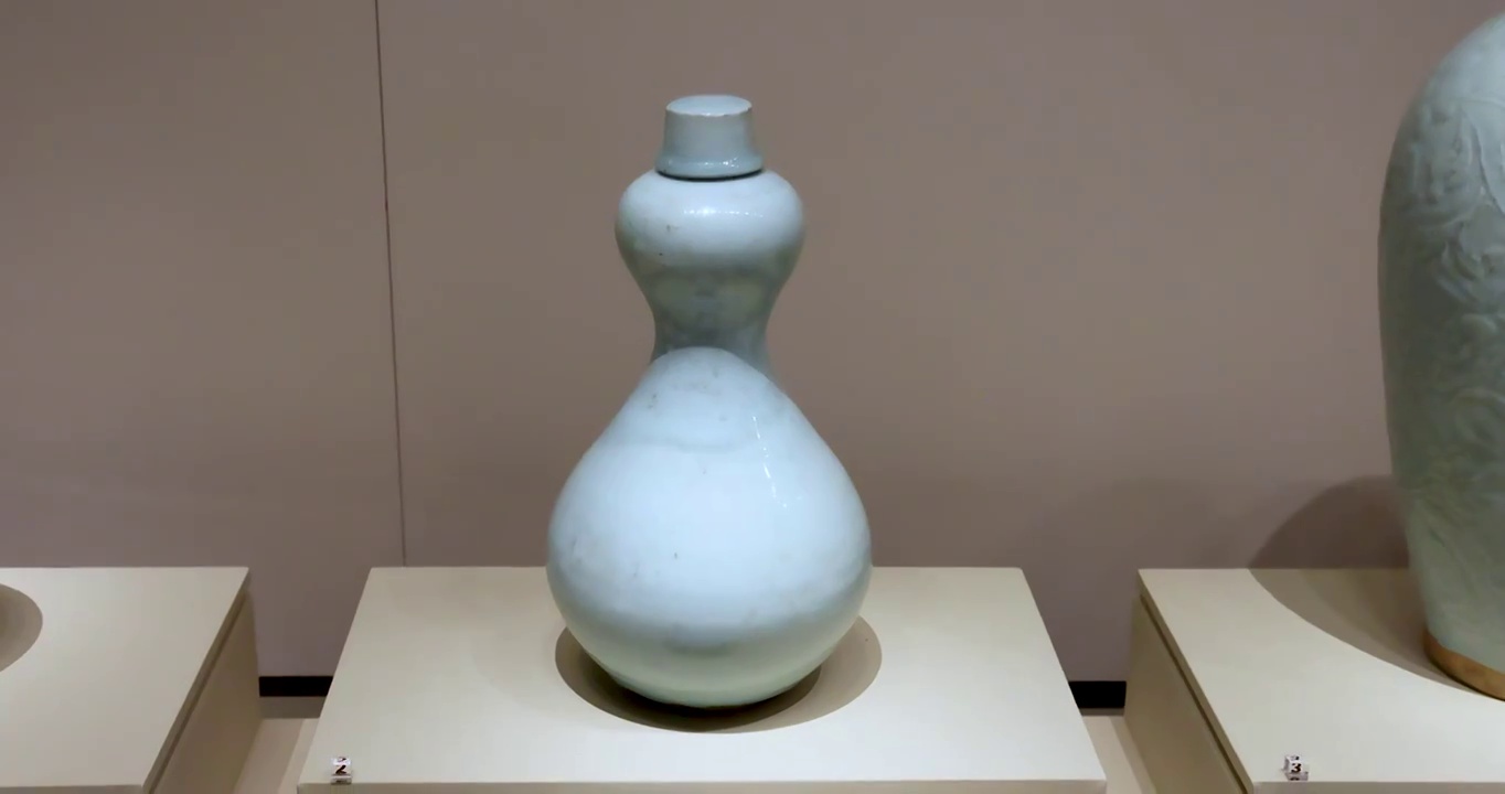 宋朝景德镇窑瓷器文物：青白釉葫芦形壶视频下载