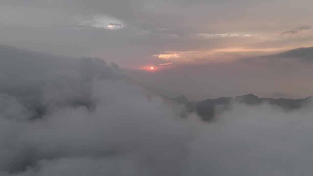 暴雨前的云海视频素材