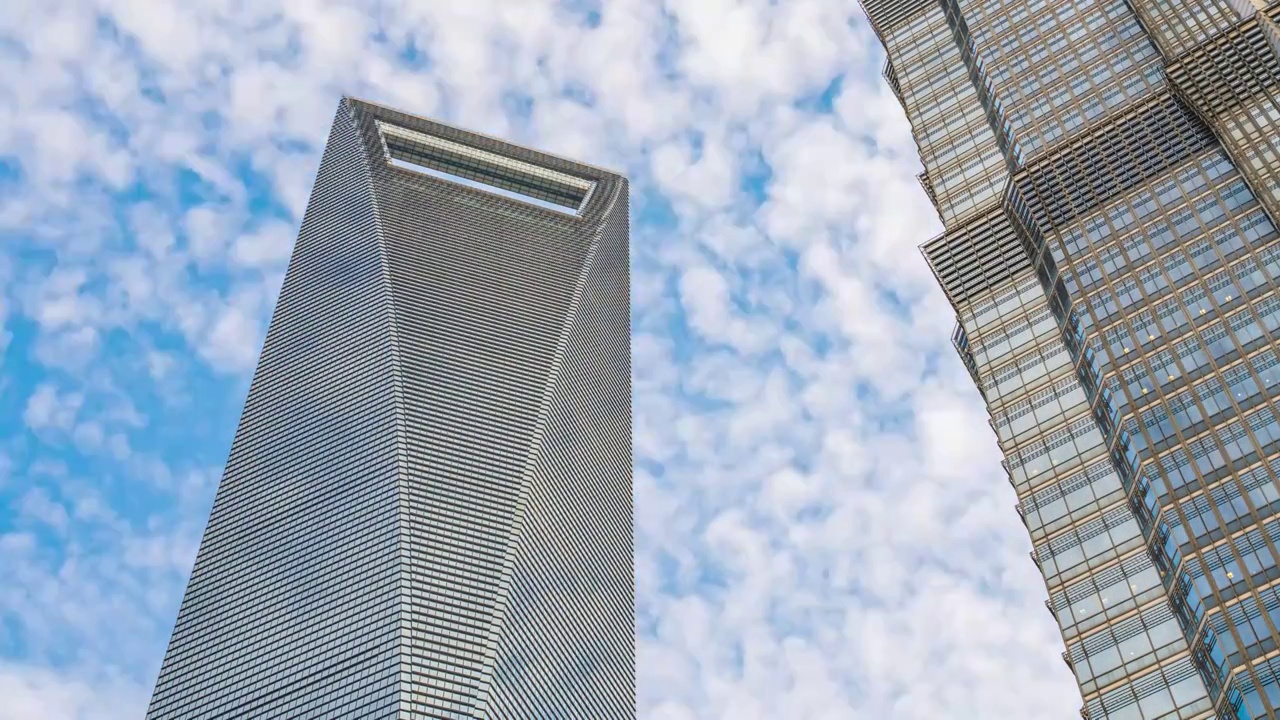 上海环球金融中心白云蓝天延时8K视频素材