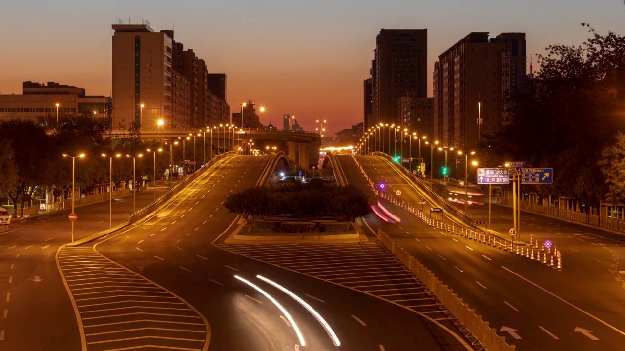 北京长安街木樨地立交桥日出前的夜景视频素材
