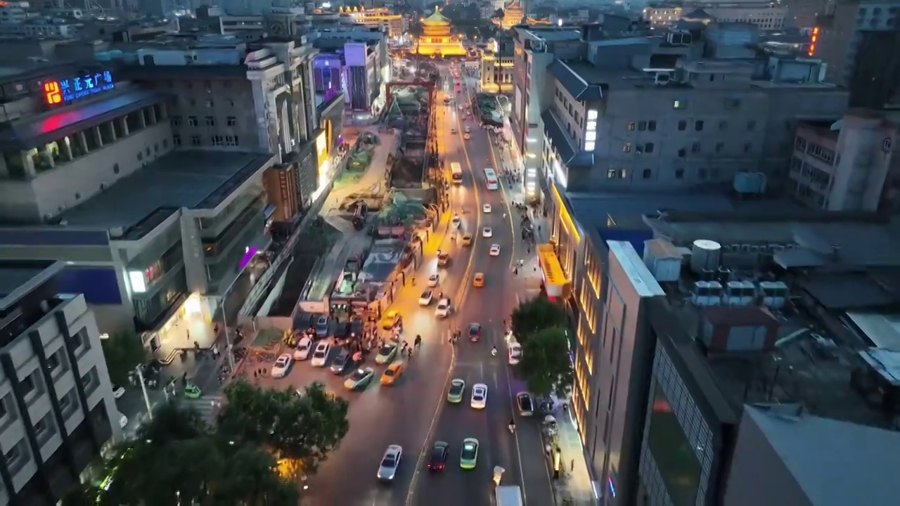 航拍陕西西安城区钟楼古建筑夜景灯光视频素材
