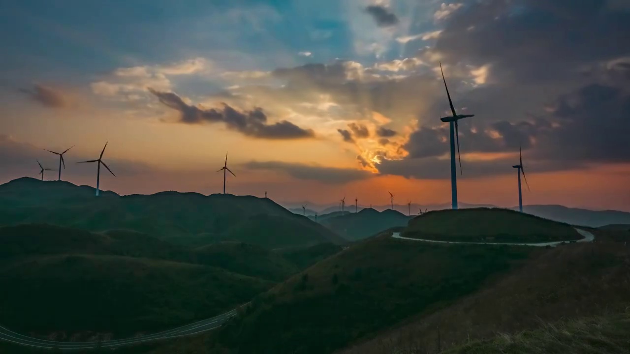 中国湖南桂东相思牧场日落视频素材