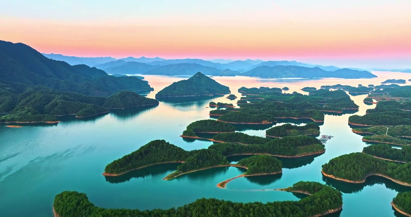 航拍日落时中国杭州千岛湖自然风光视频素材