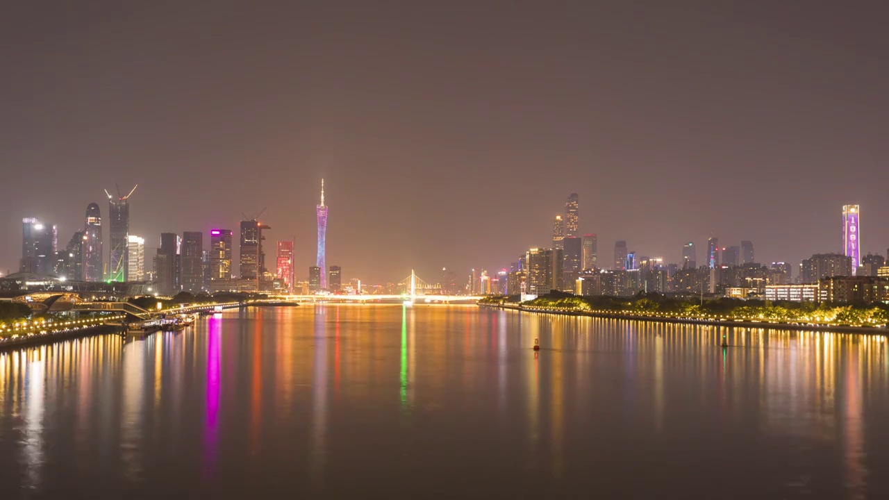 广州塔与珠江新城日转夜延时风光视频素材