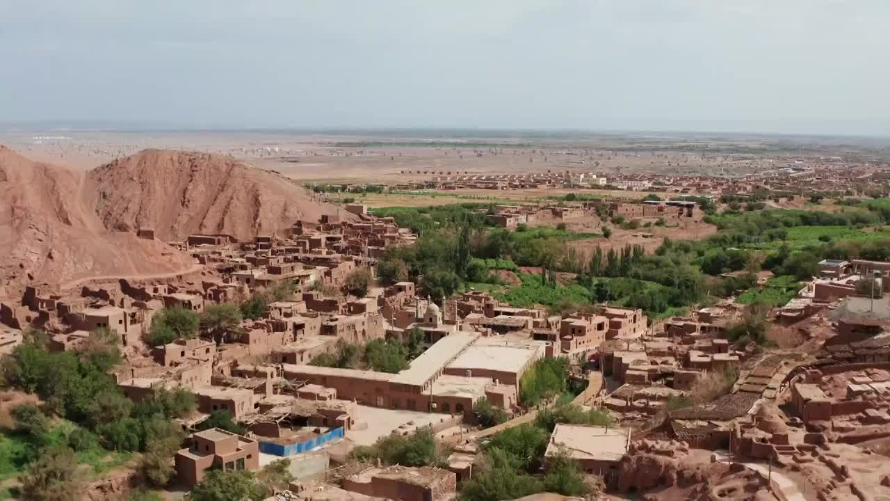 新疆吐鲁番吐峪沟麻扎村航拍（合集）视频素材