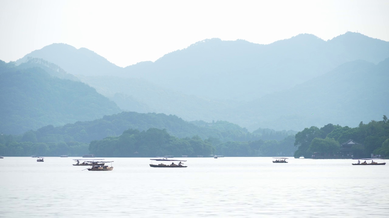 杭州西湖上游船视频素材