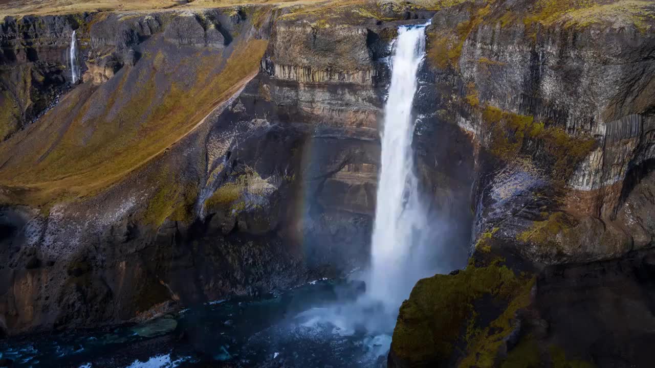 冰岛Hifoss瀑布和彩虹视频素材