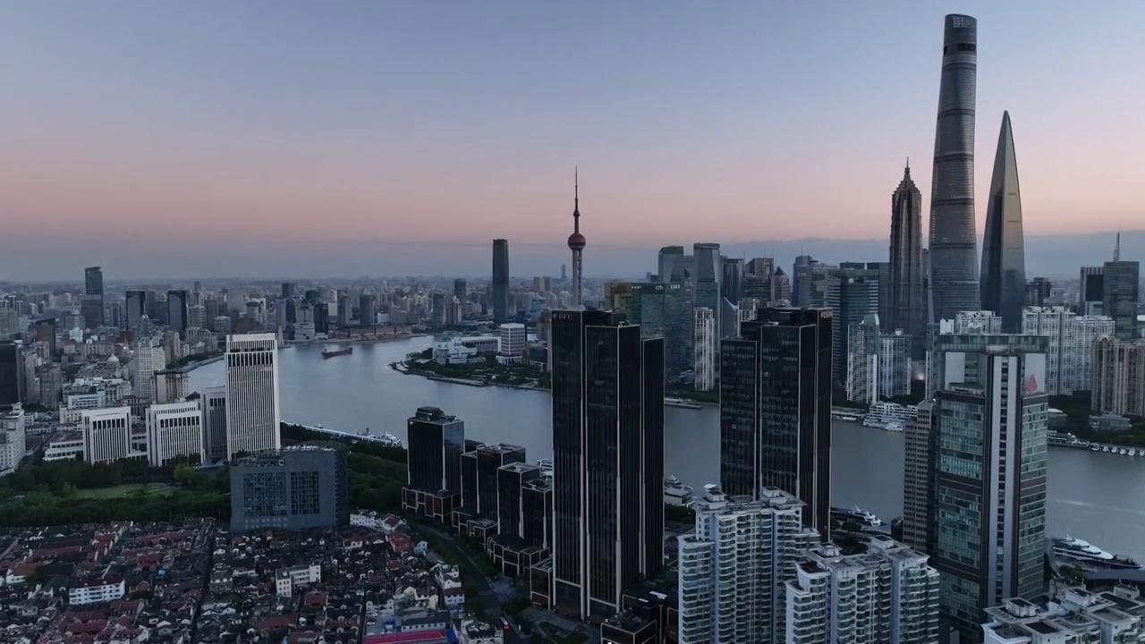 上海豫园城隍庙商城九曲桥日出阳光俯拍航拍视频素材