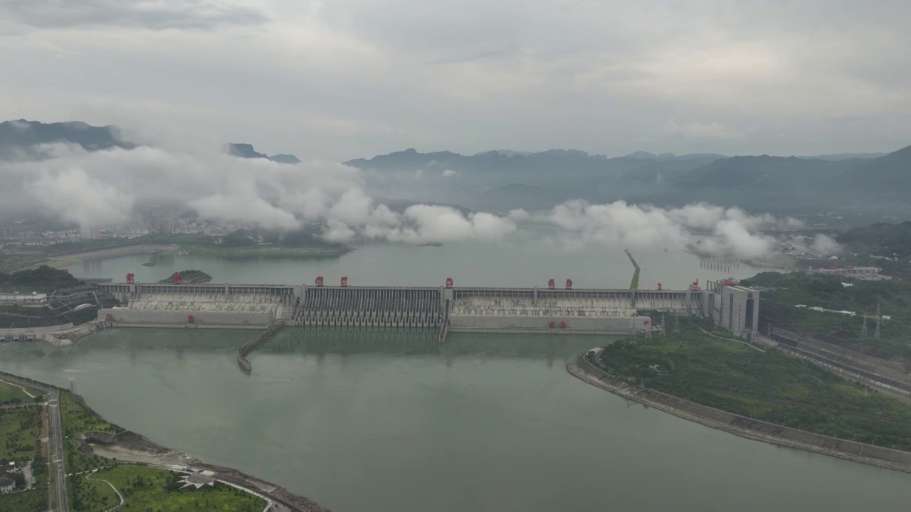 云雾延时与三峡大坝视频下载
