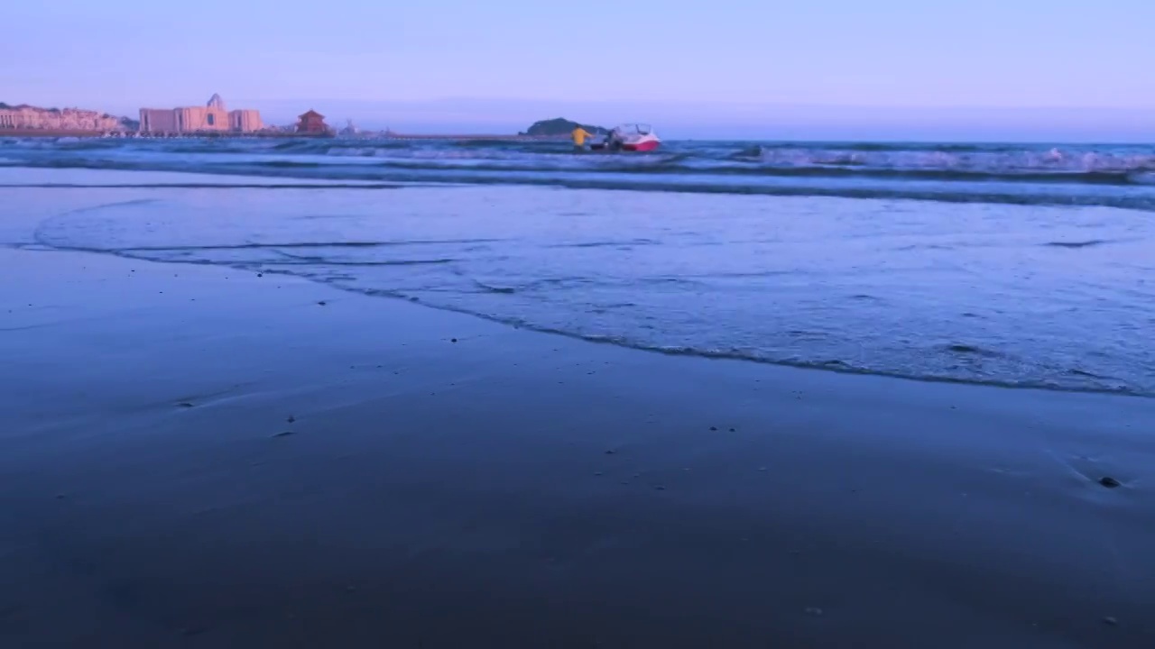 青岛栈桥滨海沙滩海景自然风光视频素材