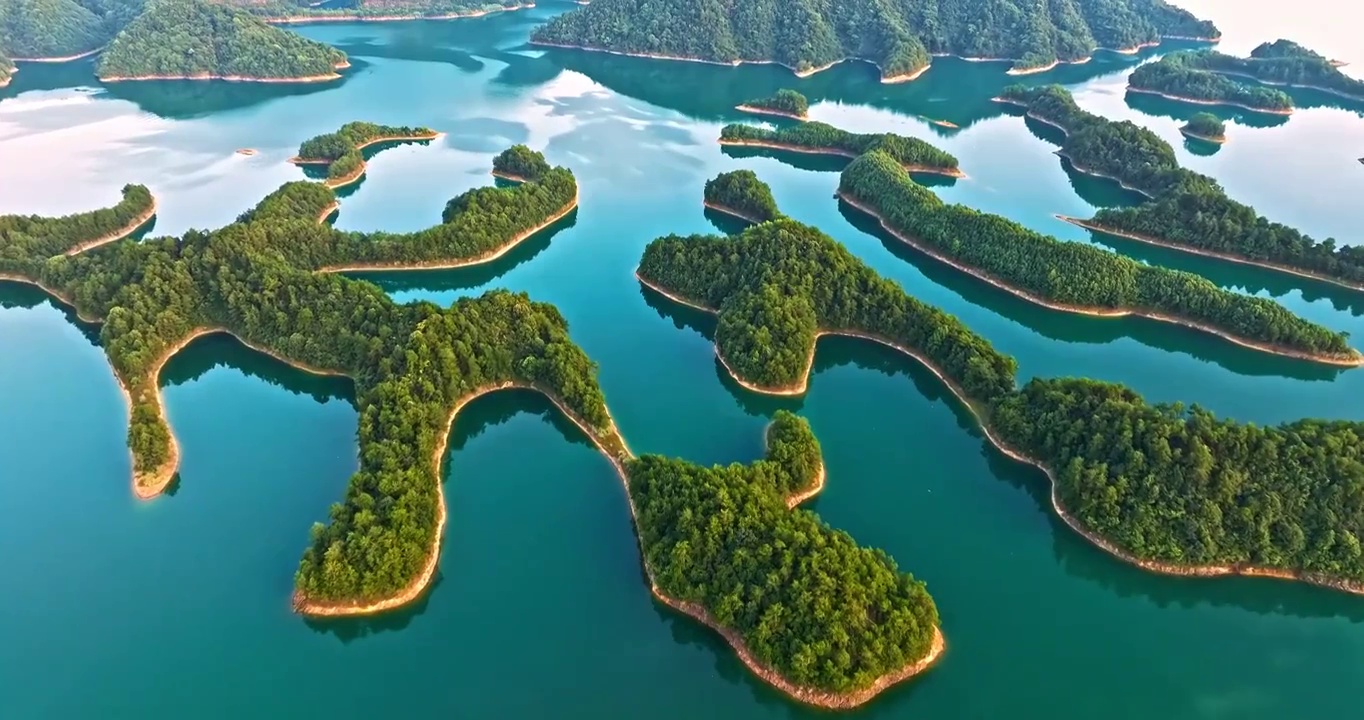 航拍中国杭州千岛湖湖泊山脉自然风光视频下载