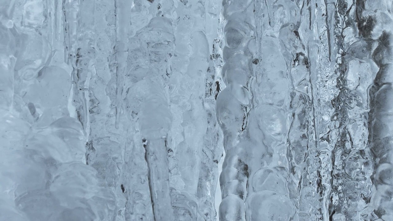 江南高山冬季冰瀑冰雪冰融化视频下载