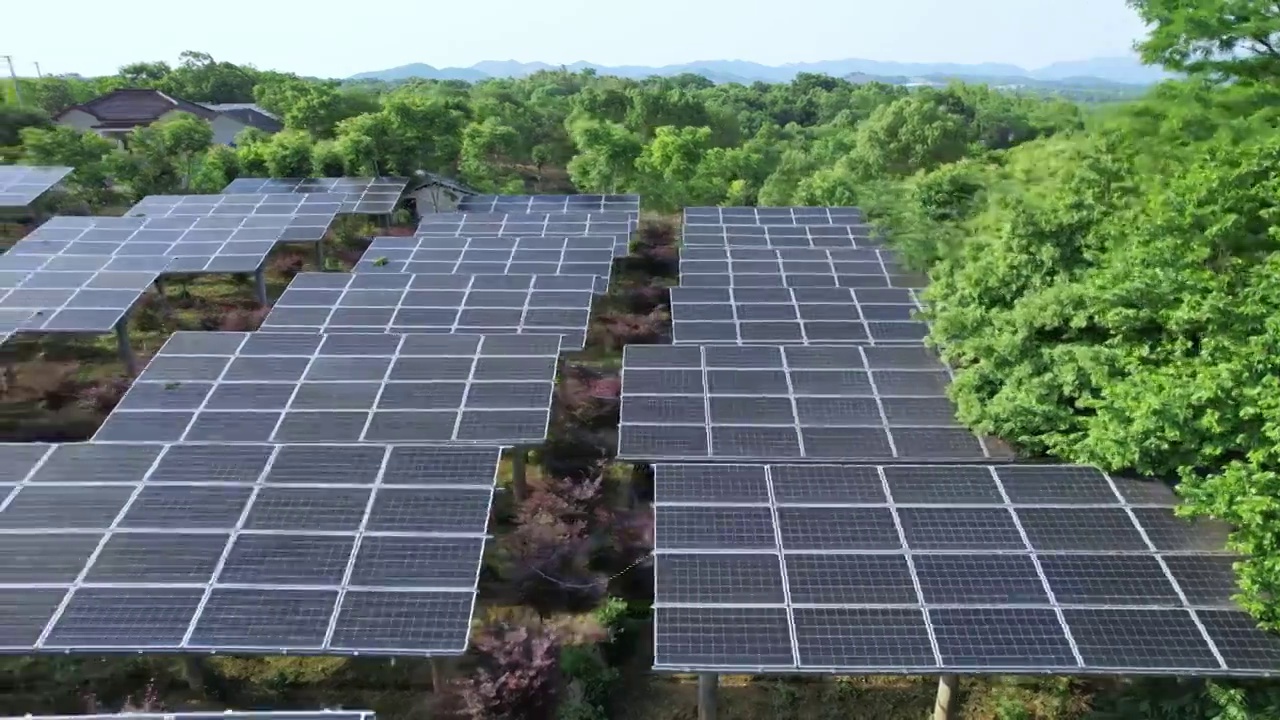 太阳能光伏发电站面板新能源视频素材