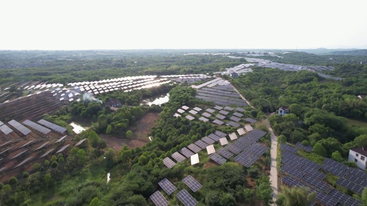 太阳能光伏发电站面板新能源视频素材