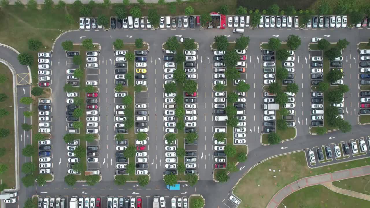 大型汽车停车场视频下载
