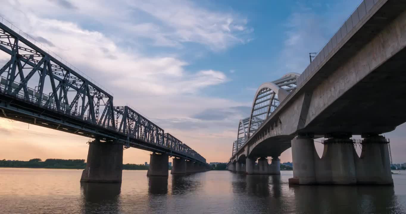 黑龙江省哈尔滨市松花江铁路大桥4K延时摄影视频下载