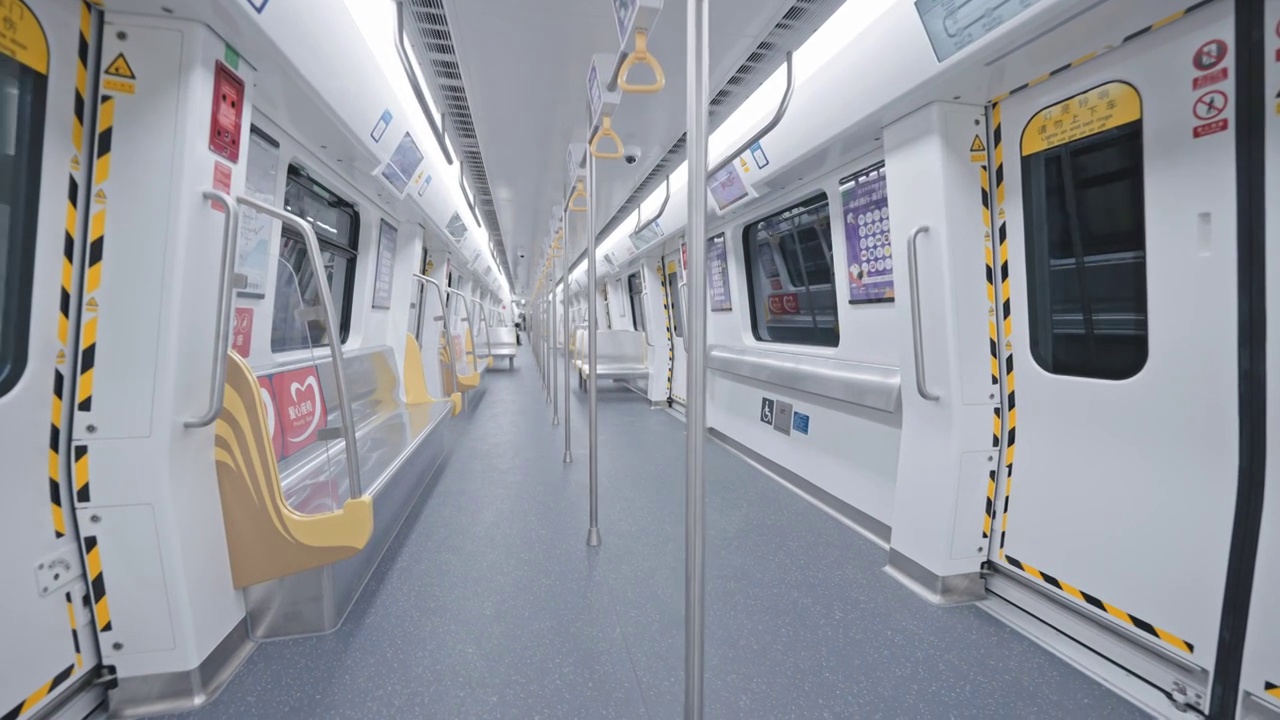 地铁列车车厢内部空镜视频素材