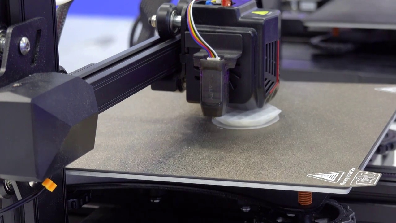 工作中的3D打印机视频素材