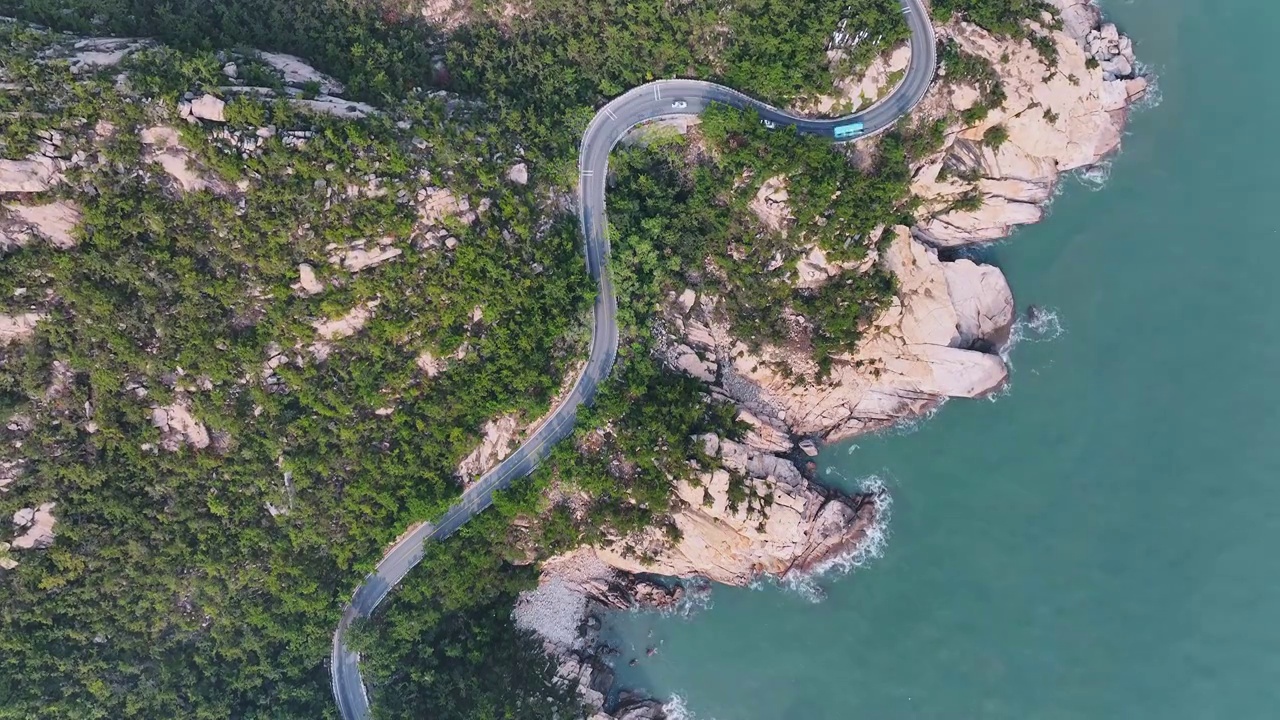 青岛崂山南线海边旅游公路航拍视频素材