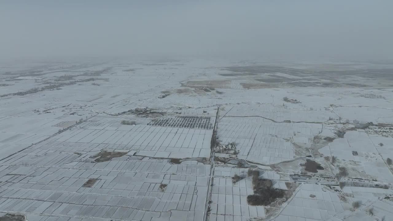 冬季雪景农田村庄视频素材