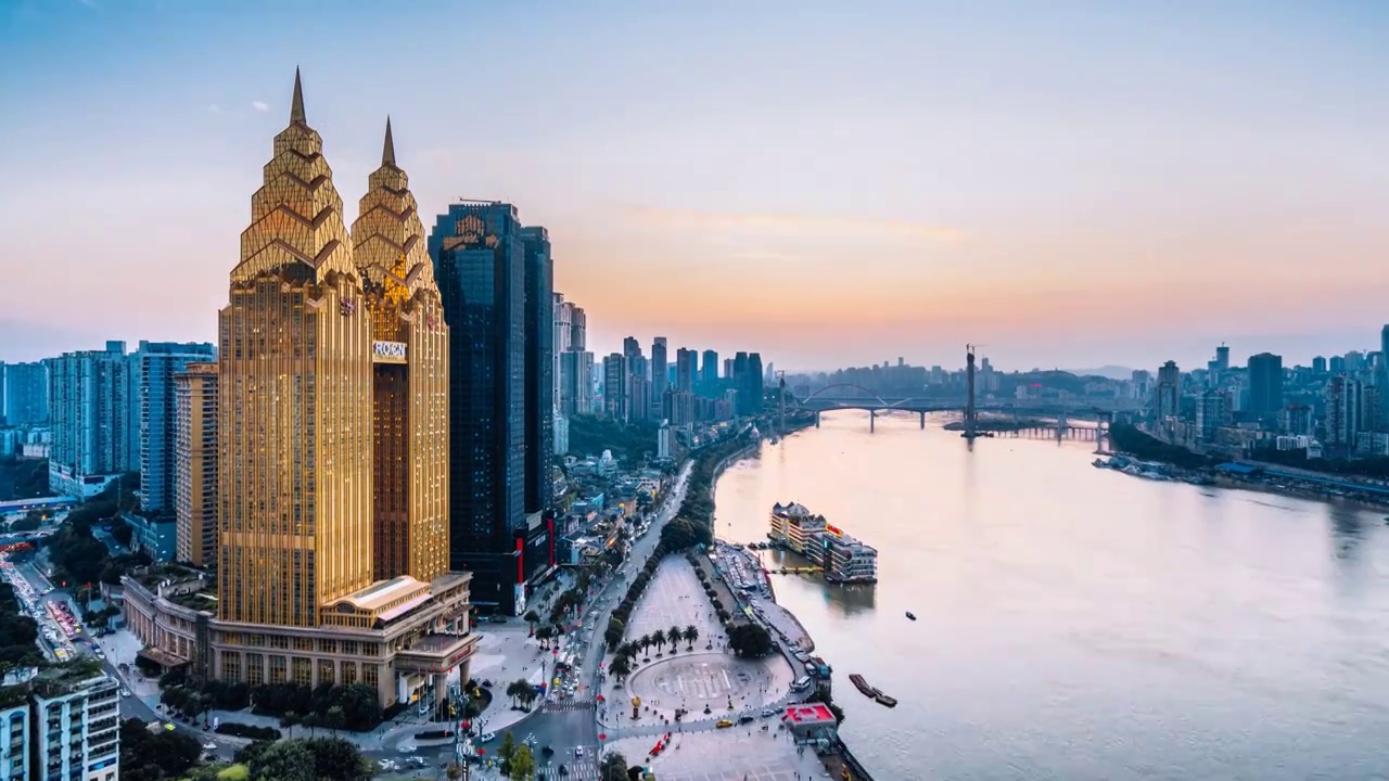 中国重庆长江沿岸高楼喜来登高视角日转夜延时摄影视频素材